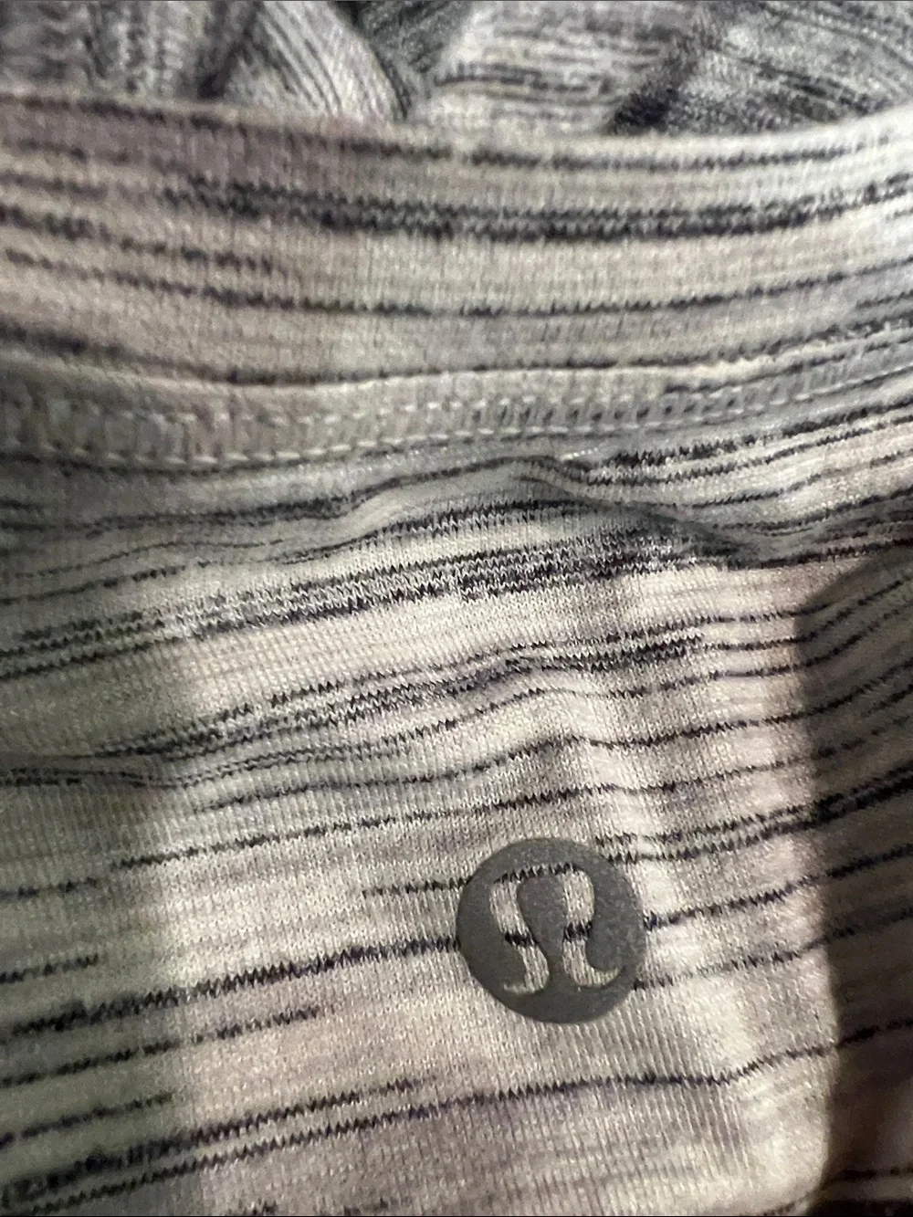 Women’s Heathered Short Sleeve Tees size 6